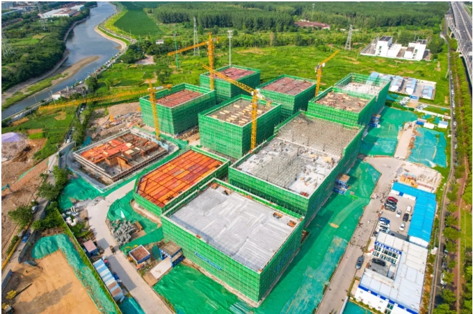 浦仪公路旁，竖起产业新地标