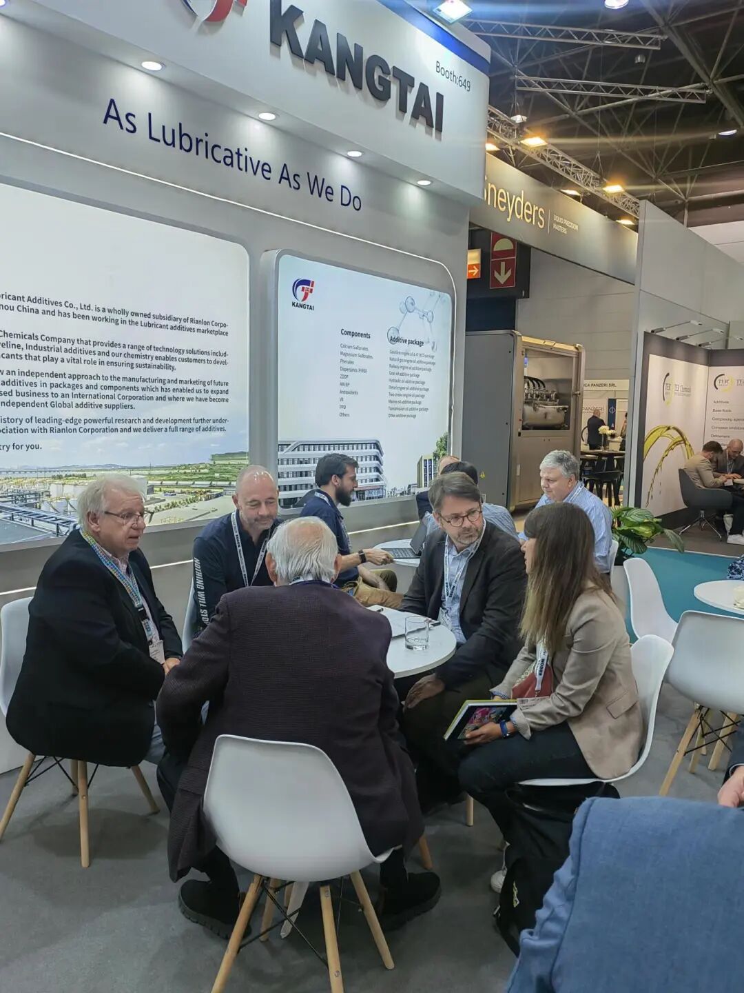 尊龙新版人生就是博实力绽放Lubricant Expo Europe 2025：以立异手艺彰显民族品牌硬核实力-新闻资讯-尊龙新版人生就是博润滑油